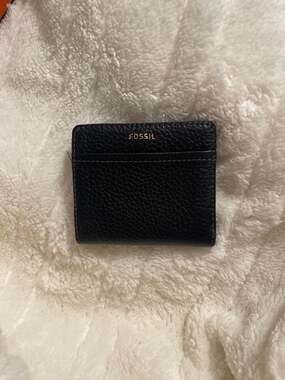 Fossil Logan Pebbled Leather RFID Bifold Card Case Wallet